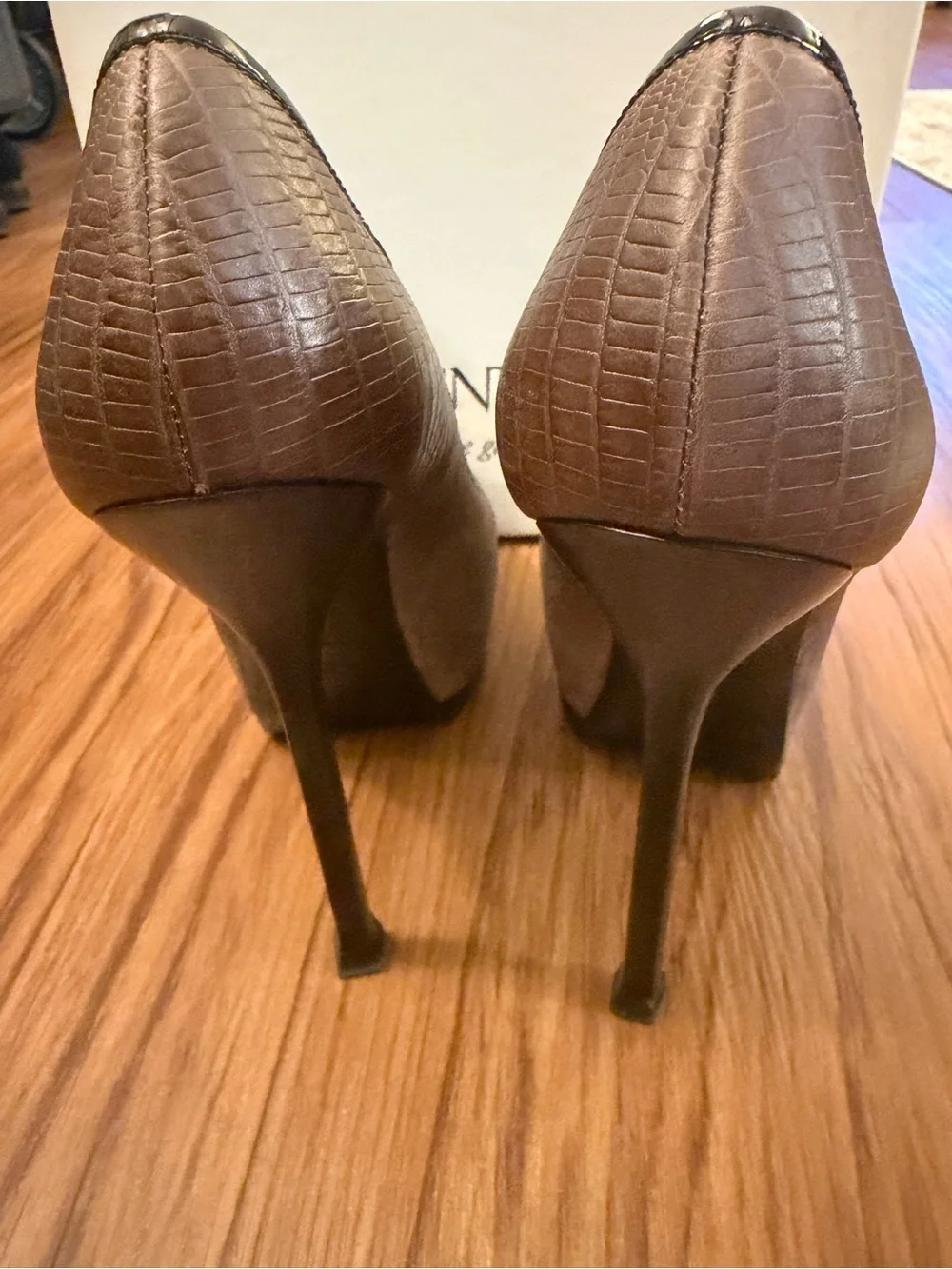 YSL Saint Laurent Brown Croc-Embossed Leather Platform Tribtoo Pumps 38 - Picture 4 of 10